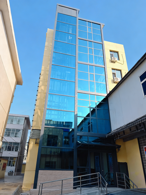 平层入户L形连廊